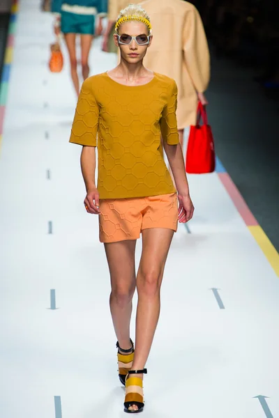 Look 22
